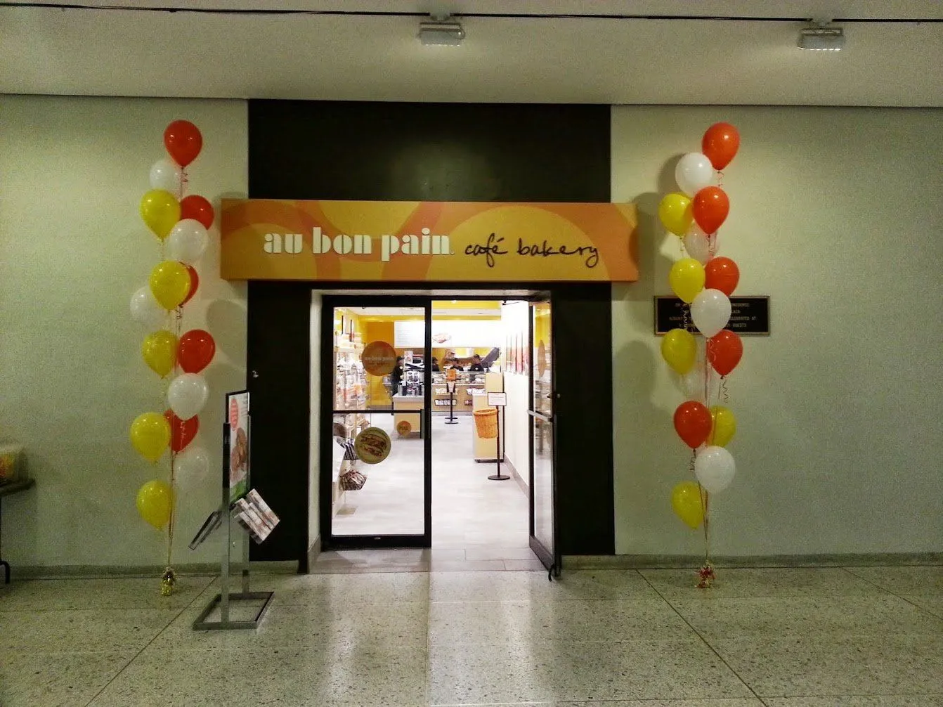 Au Bon Pain Balloon Floor Bouquets