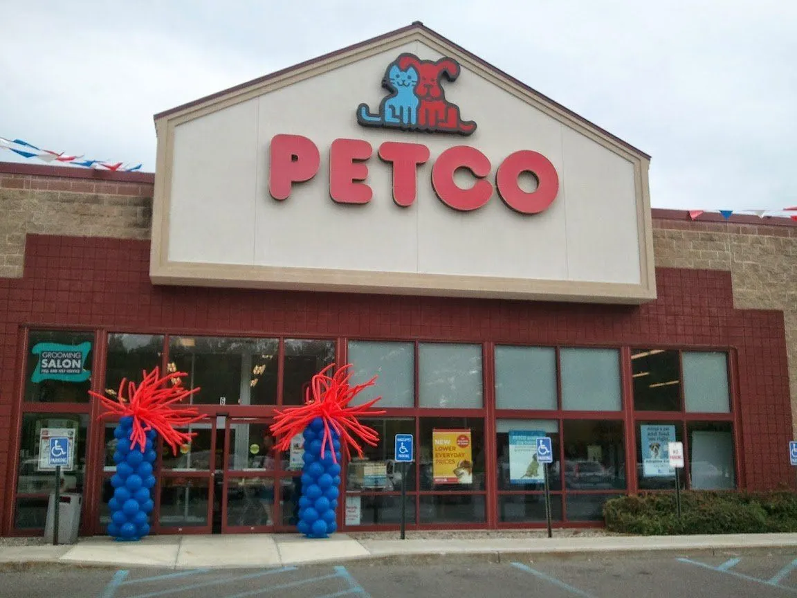 Petco Red and Blue Balloons for Entrance